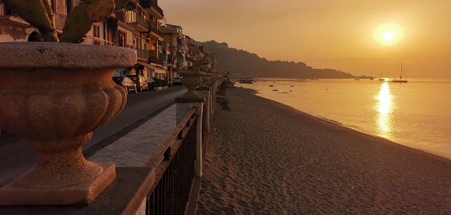 Alba sulla spiaggia